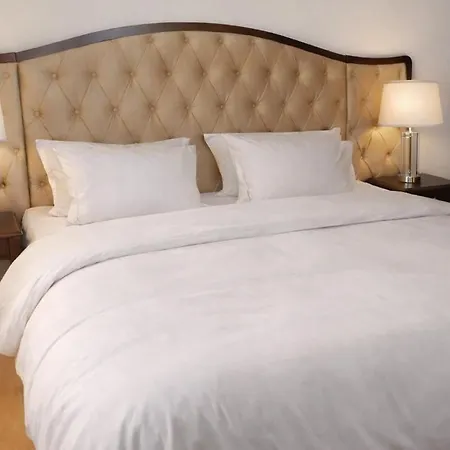 شقة Luxury In Sunny With Pool, 5 Mins Walk To