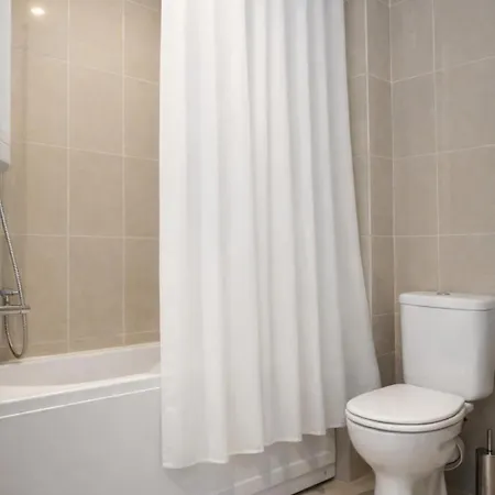 Luxury In Sunny With Pool, 5 Mins Walk To ساني بيتش