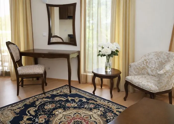 Luxury In Sunny With Pool, 5 Mins Walk To Sunny Beach