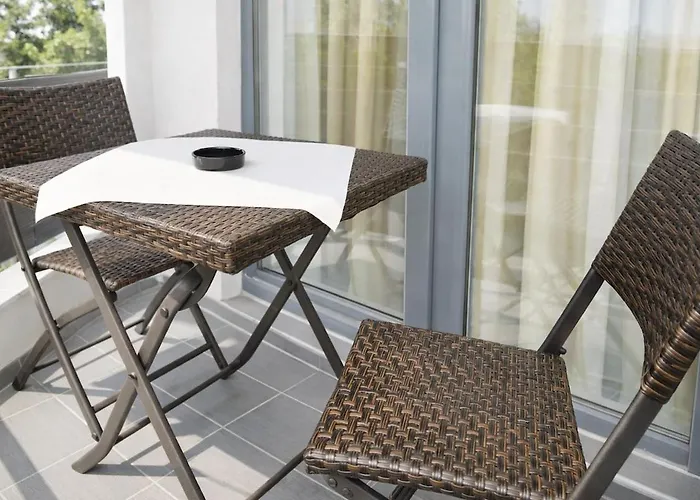 Luxury In Sunny With Pool, 5 Mins Walk To Apartamento *